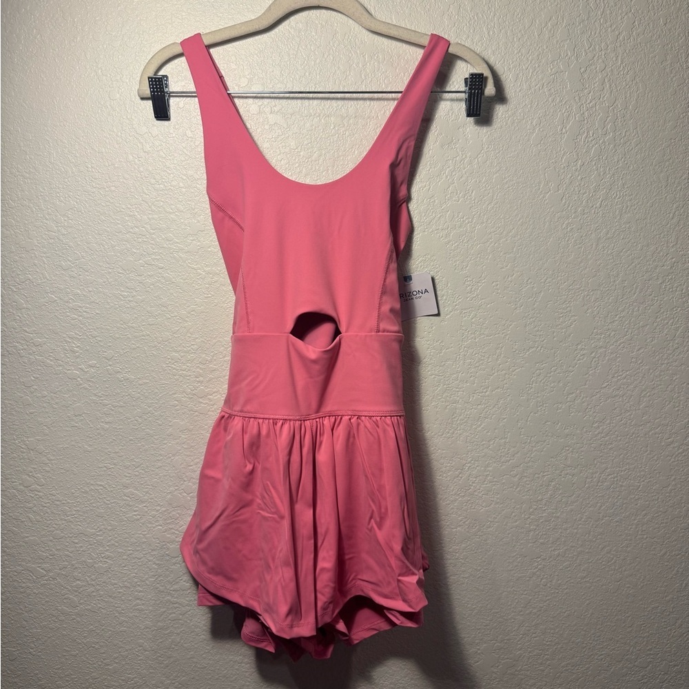 Arizona Bubblegum Pink Athletic Sporty Romper Lined Cut Out Bust Size M NEW